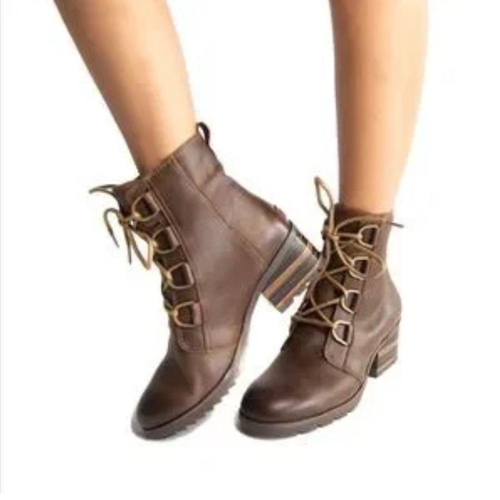 Sorel Dark Brown Lace-Up Boots